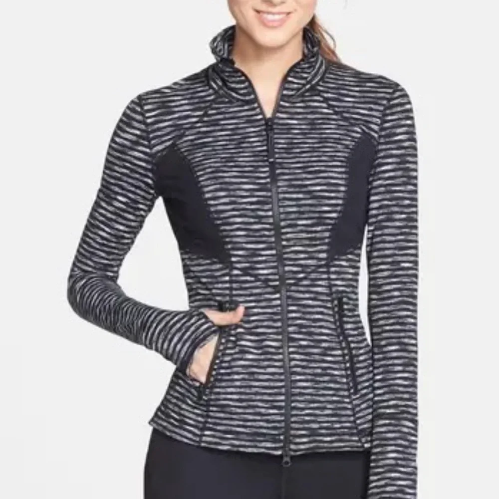 Zella Women’s L Stamina Jacket‎ Workout Athletic Black Grey Striped Mesh Fitted